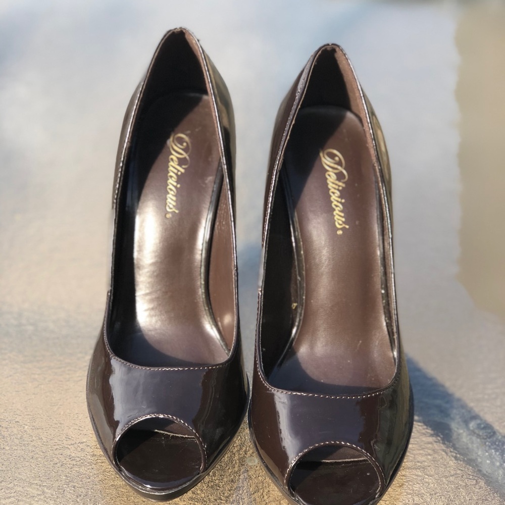Size 8-1/2 Open Toe Pumps - Picture 2 of 2